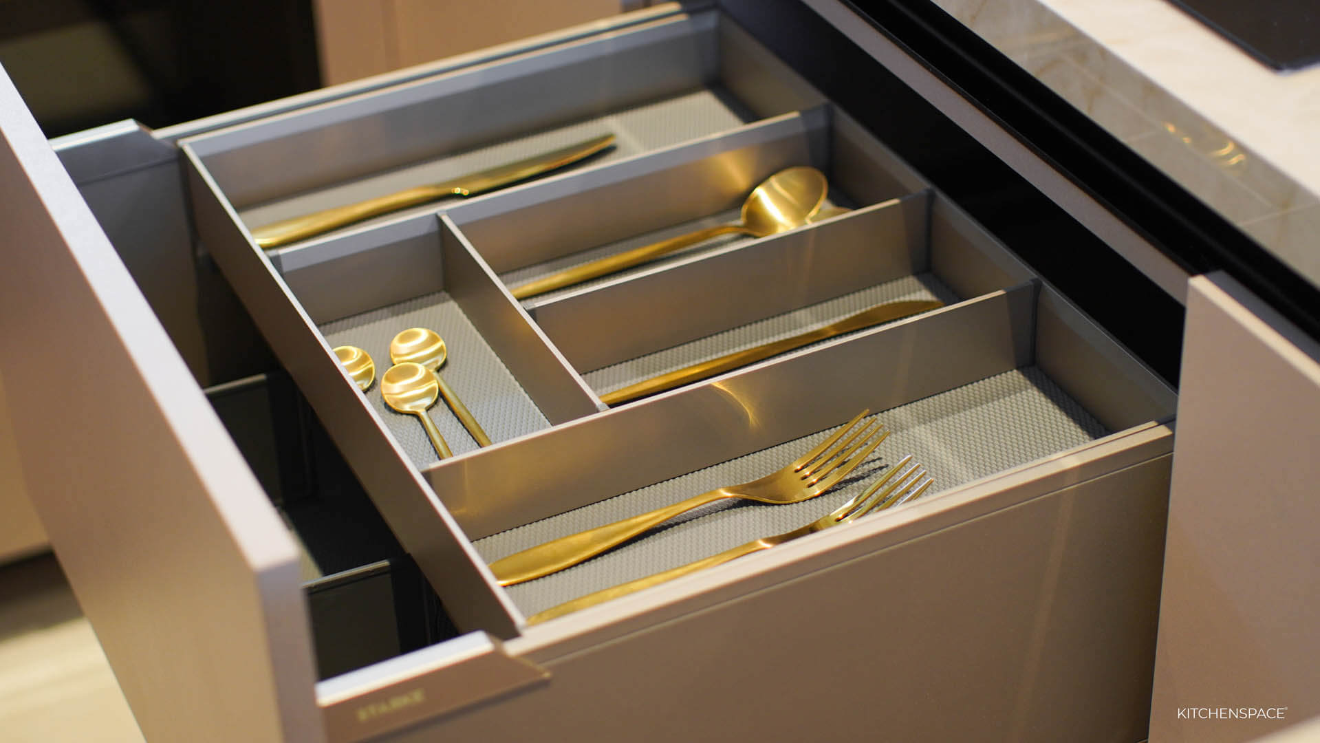 Taj Mahal Porcelain Kitchen